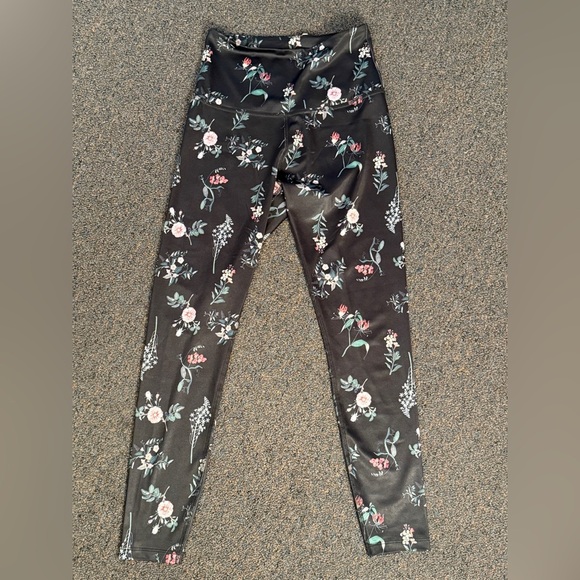 Beyond Yoga Floral High-Waisted Midi LeggingUrban Outfitters NWOT Sz Medium Rare - Picture 2 of 11